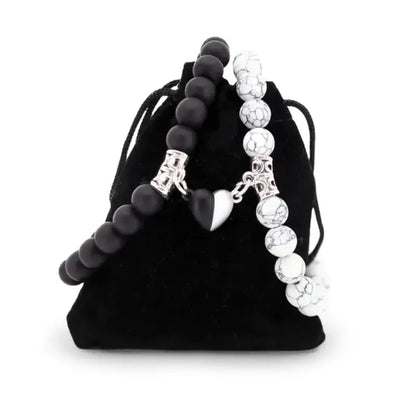 BRACELETS AMORE - Howlite & Onyx