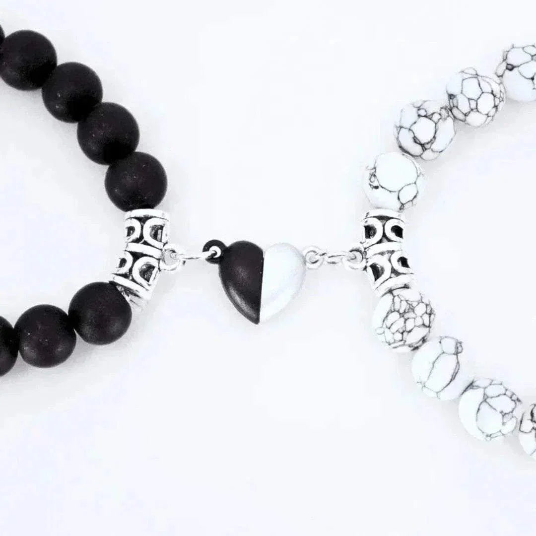 BRACELETS AMORE - Howlite & Onyx