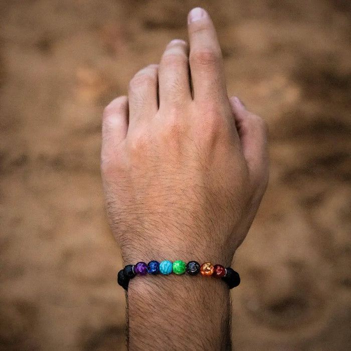 bracelet-7-chakras-bijou-homme-sur-bois