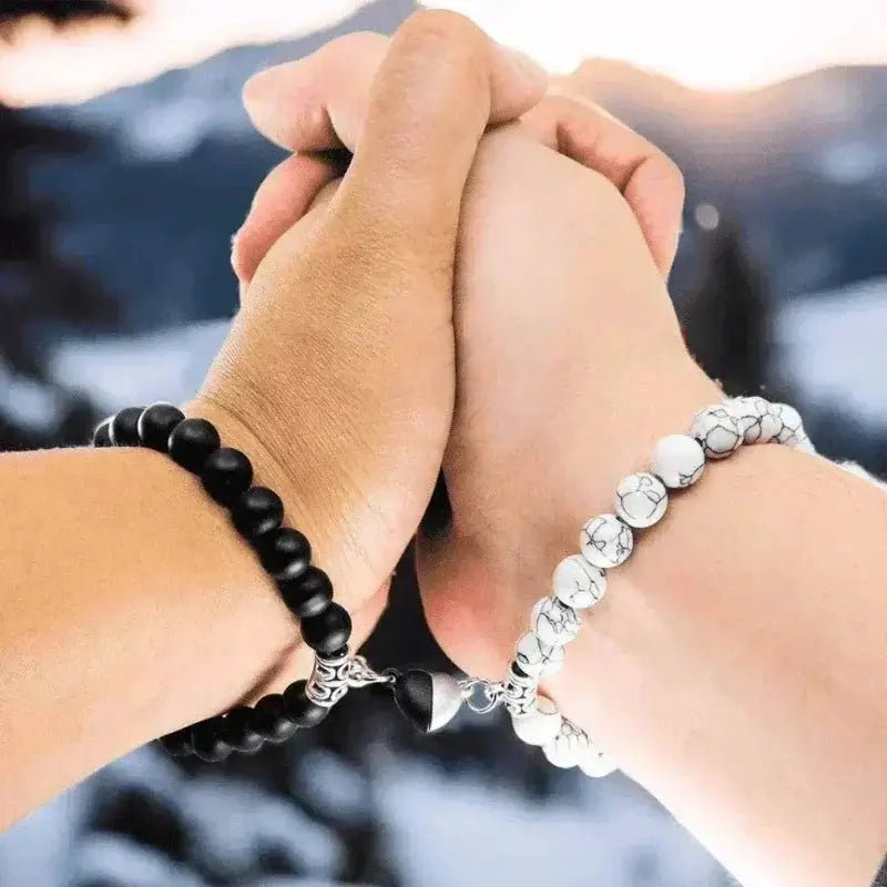 BRACELETS AMORE - Howlite & Onyx