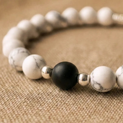 BRACELETS AMORE - Howlite & Onyx
