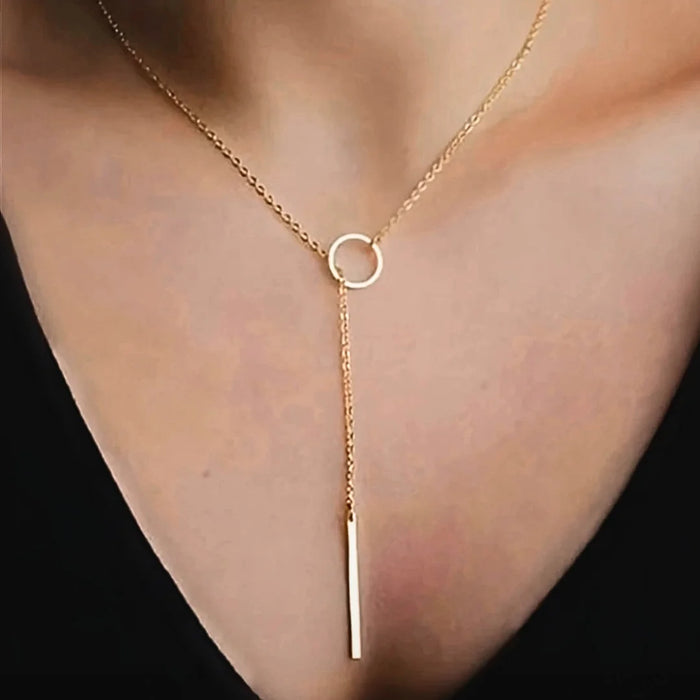 Détail du Collier Élégance – bijou féminin raffiné